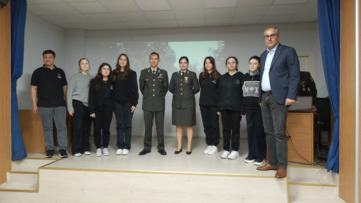 Milli Savunma Üniversitesine öğrenci alımı ile ilgili seminer gerçekleştirildi.